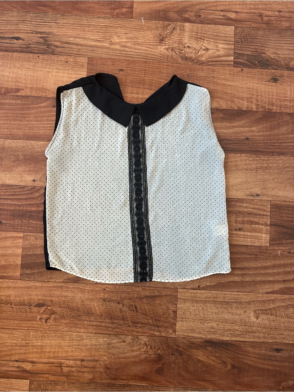 Sleeveless Polka Dot Lace-Trim Blouse - Black & White